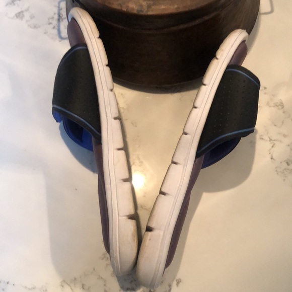 Nike Slides - Picture 4 of 7